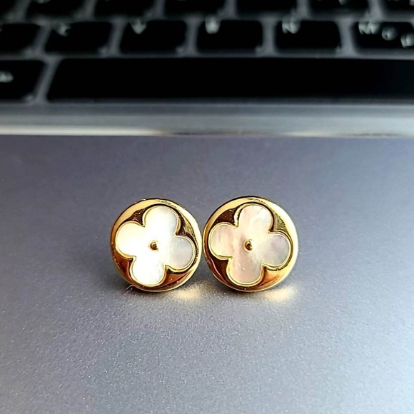 Flower earrings - Picture 6 of 7